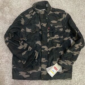 NWT Levi’s Camo Coat Medium
